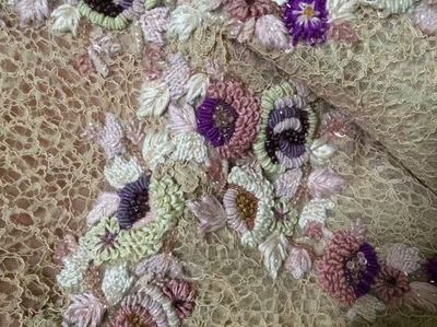 谷饒?jiān)唇芾C花廠 傳統(tǒng)技藝在現(xiàn)代鞋帽服裝中的華麗綻放